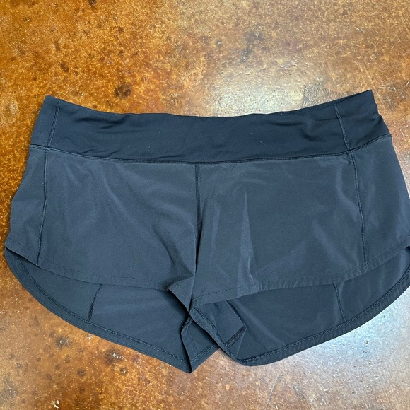 Lululemon Speed up Shorts - Picture 4 of 6